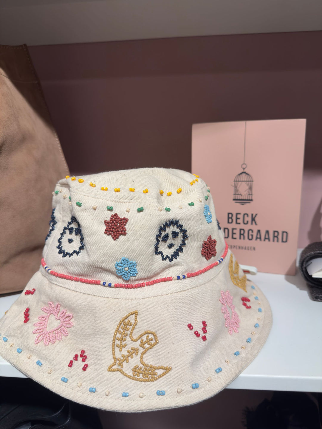 BECKSÖNDERGAARD Beaded Bucket Hat Birch White