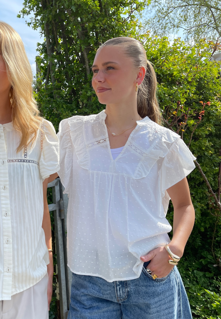 SISTERS POINT Venisa-SS Off White