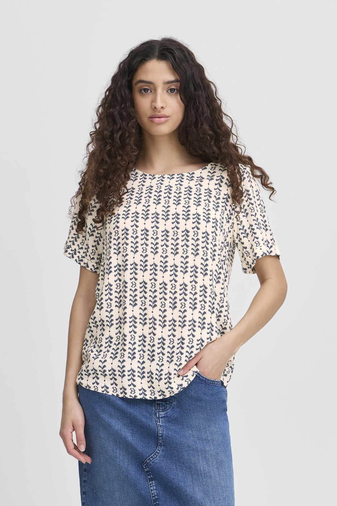 ICHI IHvera SS25 Birch Ikat Stripe