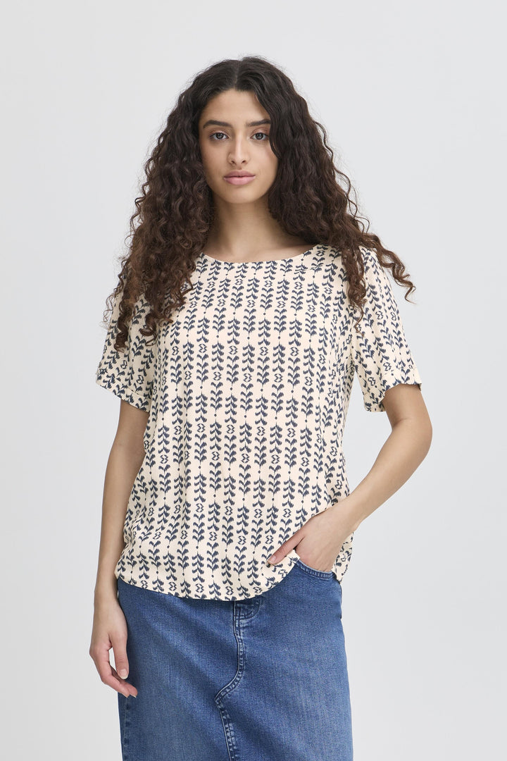 ICHI IHvera SS25 Birch Ikat Stripe