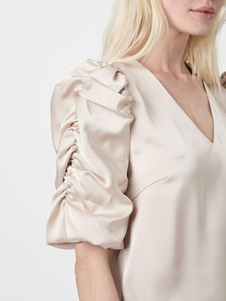 NEO NOIR Elba Heavy Sateen Blouse Champagne