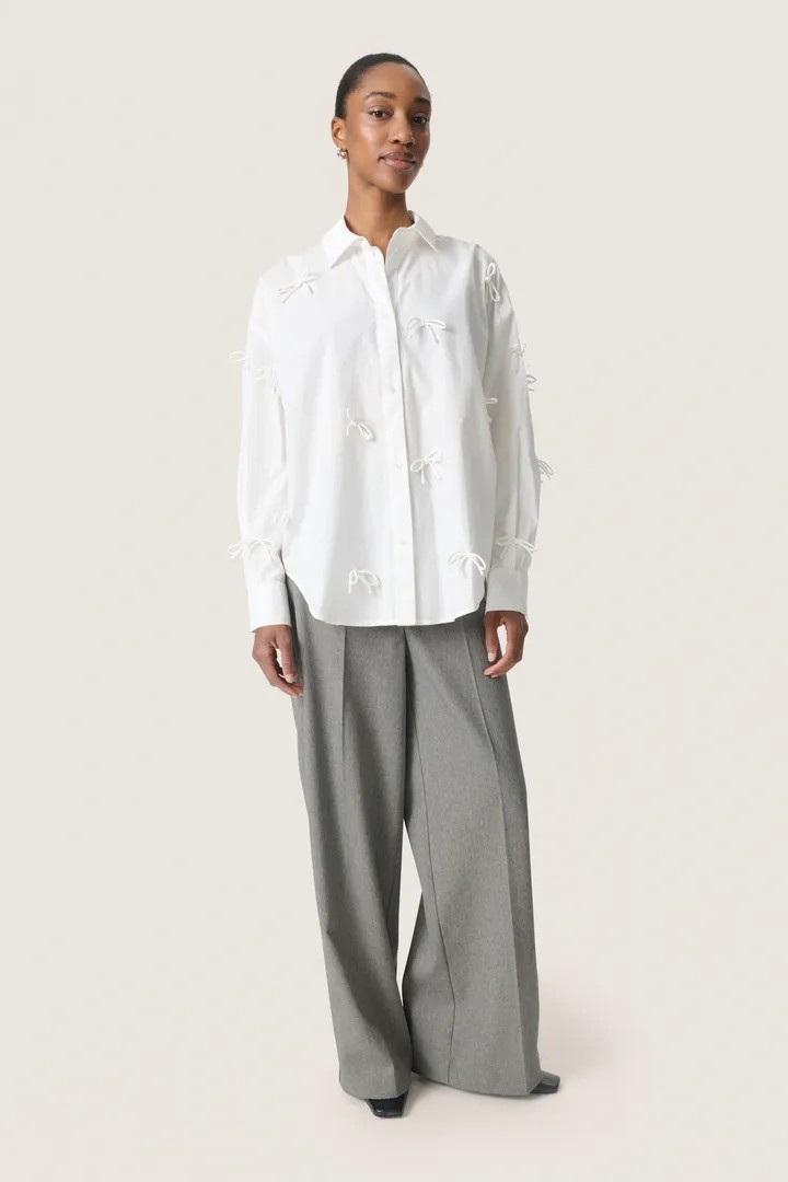 SOAKED IN LUXURY SLJoa Bow Shirt LS Broken White