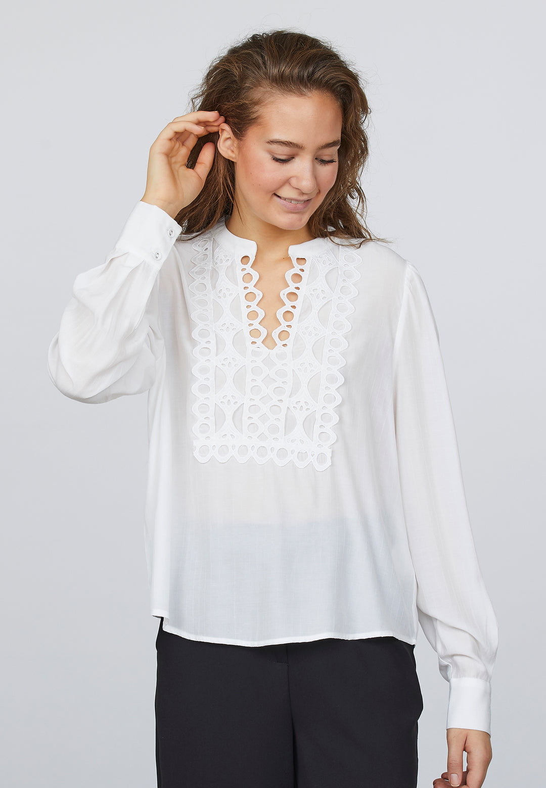 SISTERS POINT Viada-Lace.LS Cream