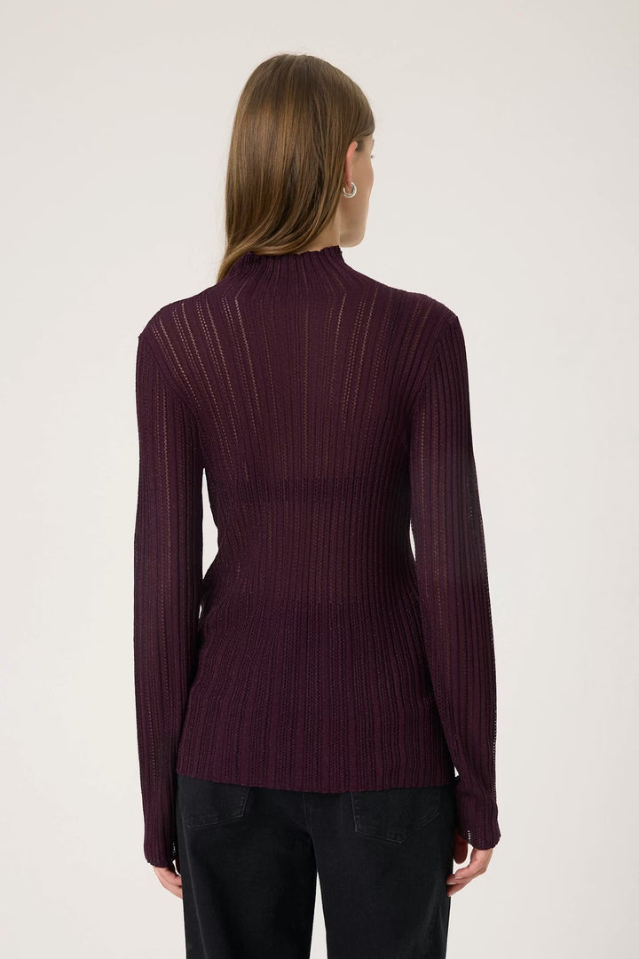 SOAKED IN LUXURY SLlaisa Regular Pullover Winetasting