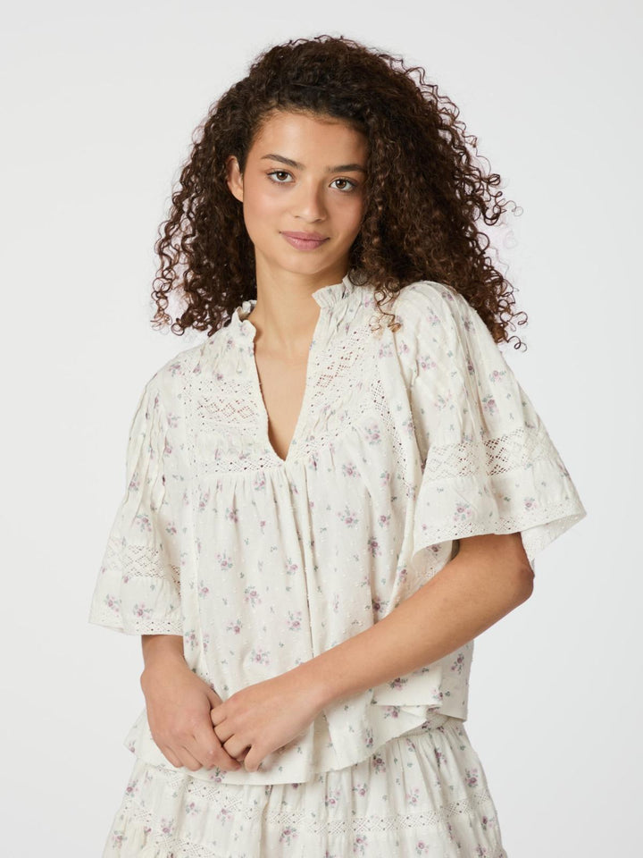 NEO NOIR Siama Dobby Flower Blouse Off White