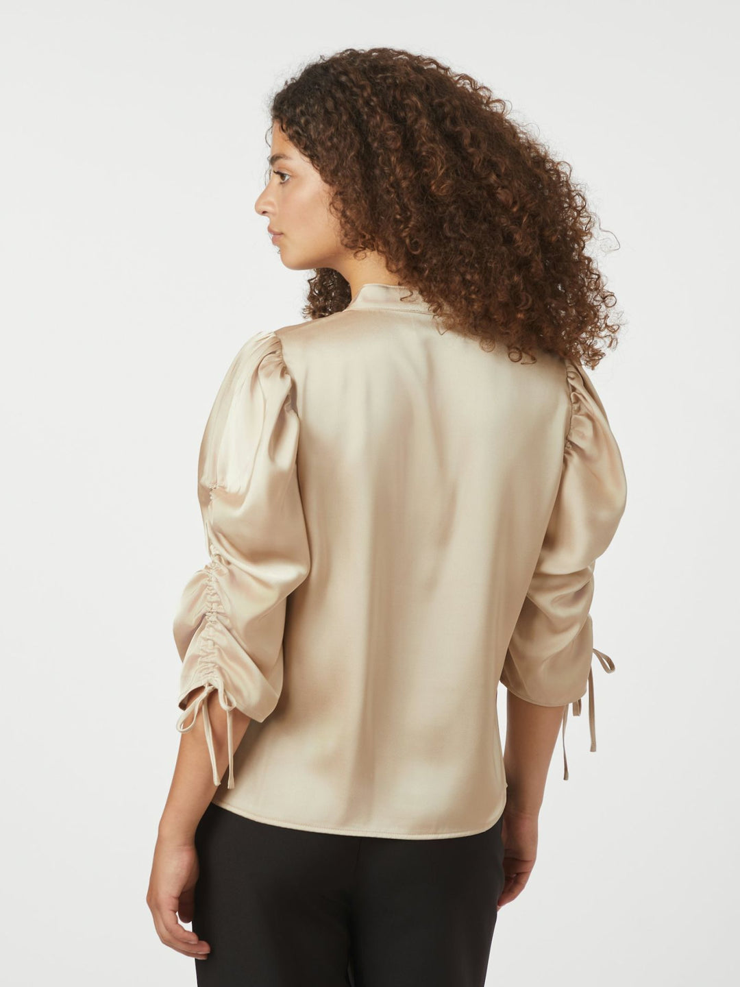 NEO NOIR Alvira Drapy Satin Blouse Campagne