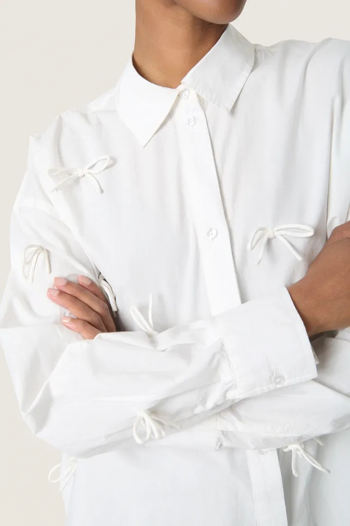 SOAKED IN LUXURY SLJoa Bow Shirt LS Broken White