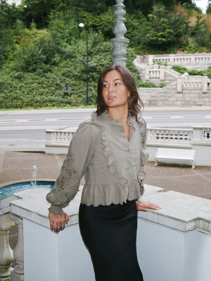 NEO NOIR Petrine Embroidery Blouse Smoke Green