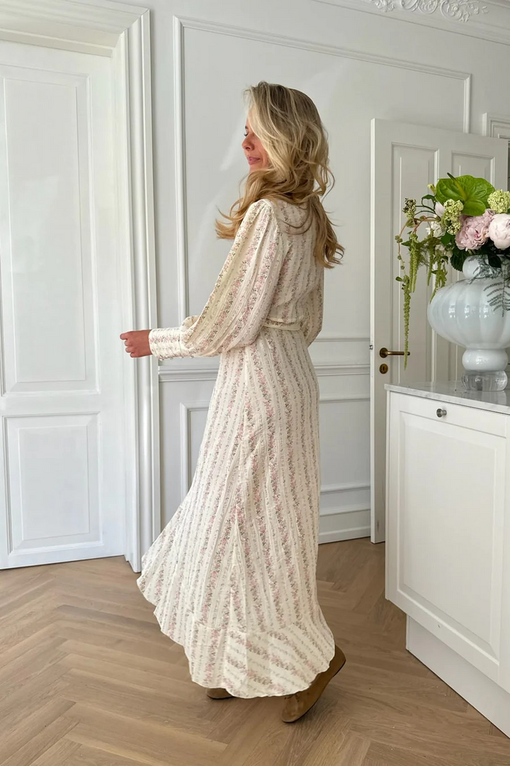 BYIC SigneIC Long Wrap Dress Light Pink Flower Print