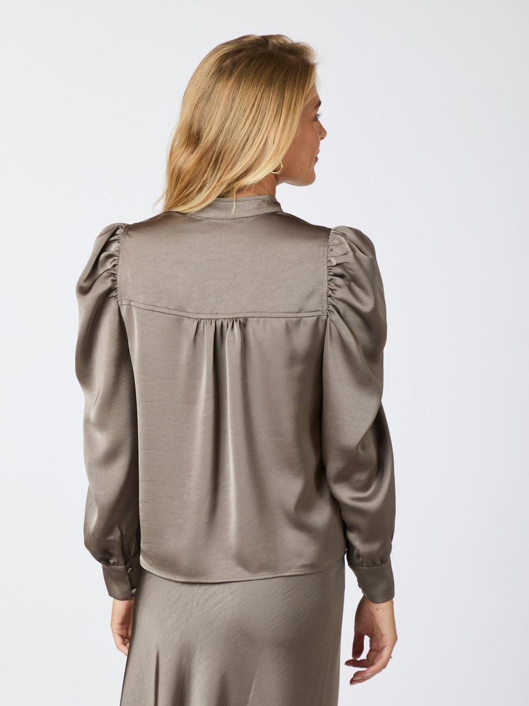 NEO NOIR Rosslyn Heavy Sateen Blouse Warm Grey