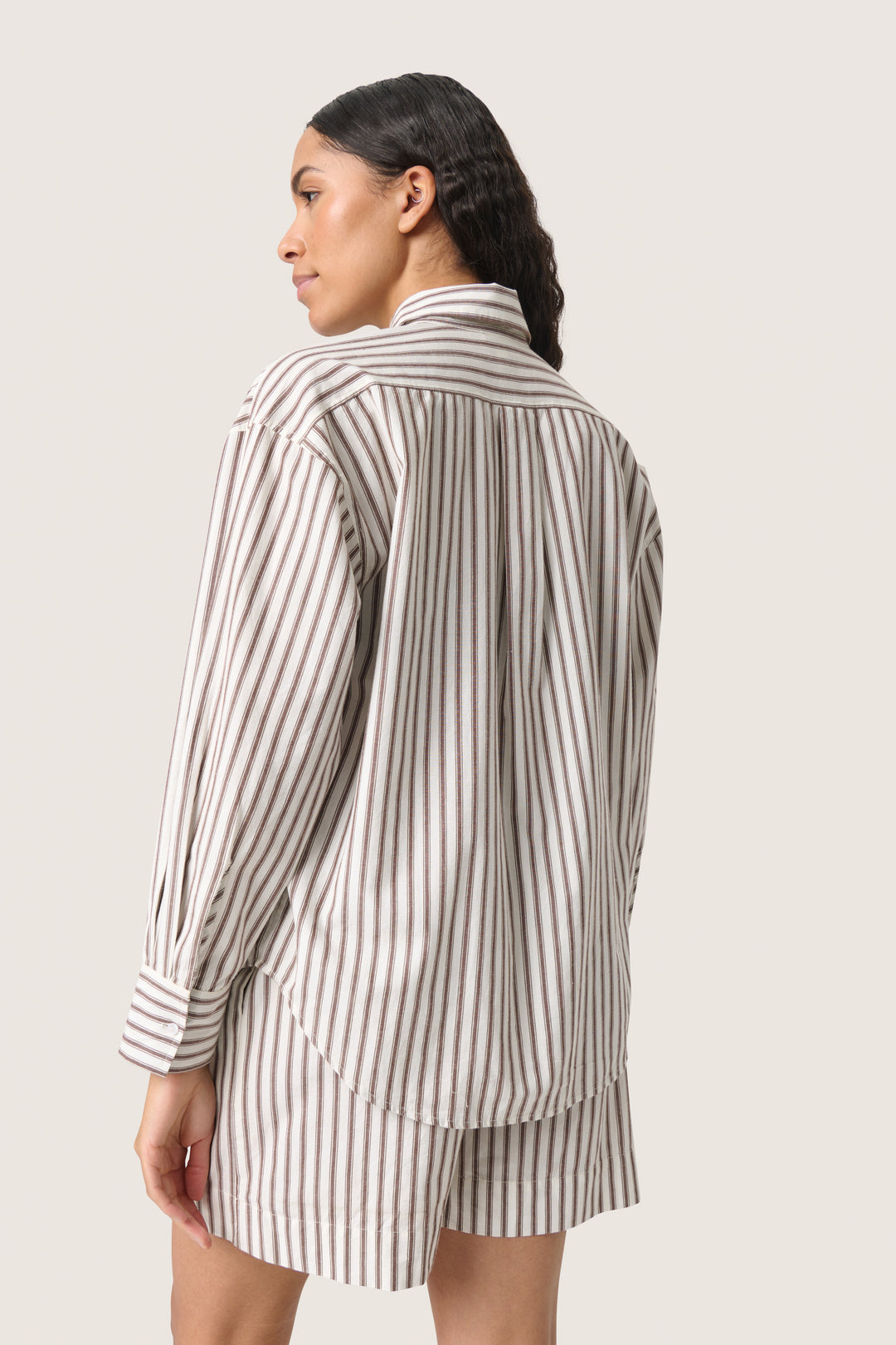 SOAKED IN LUXURY SLMunevo Regular Shirt Brown And White Stripe