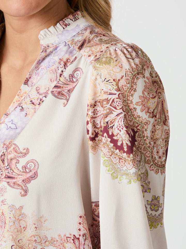 NEO NOIR Roselle Artist Paisley Blouse Ivory