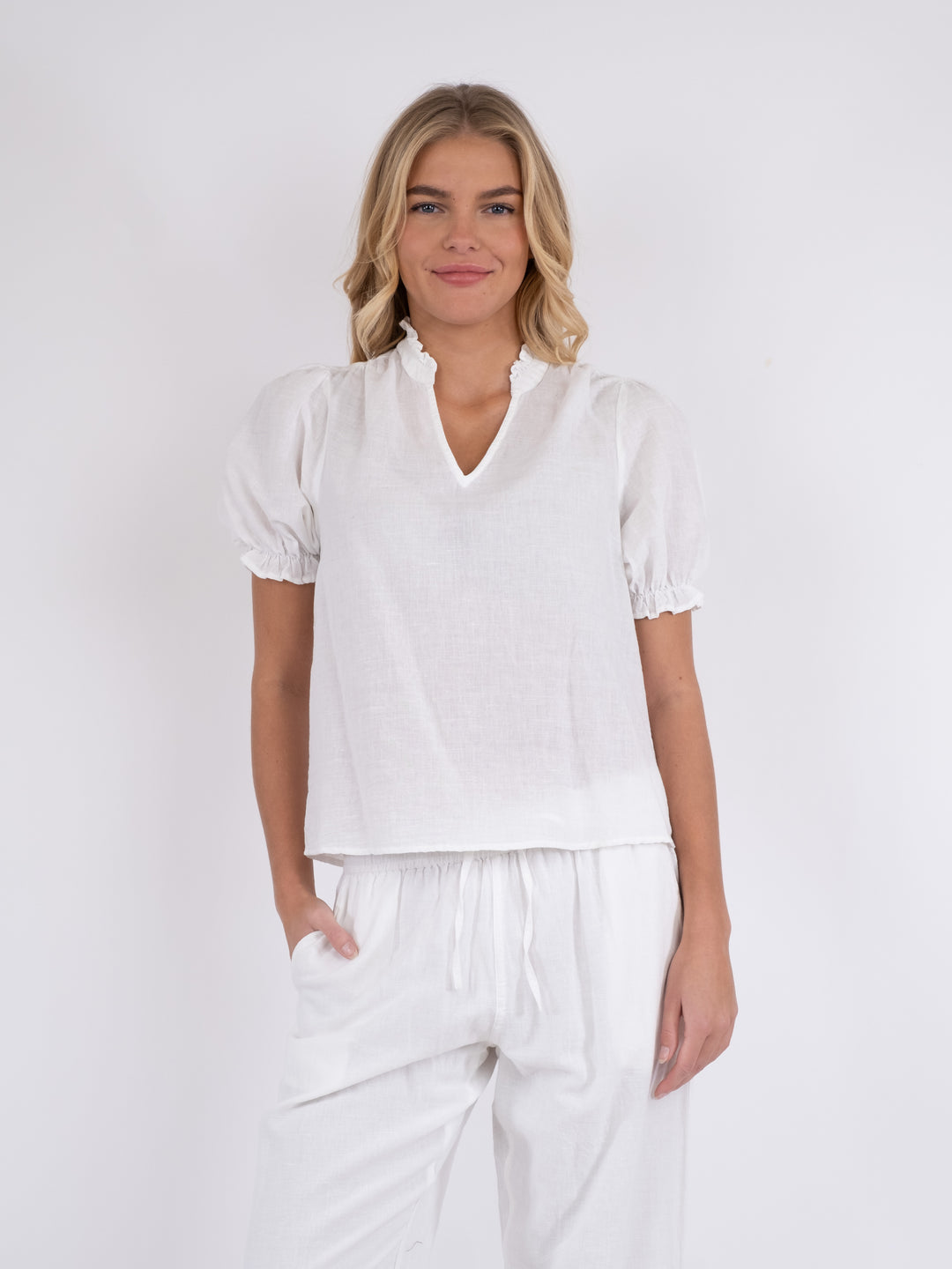 NEO NOIR Odesa Linen Blouse White