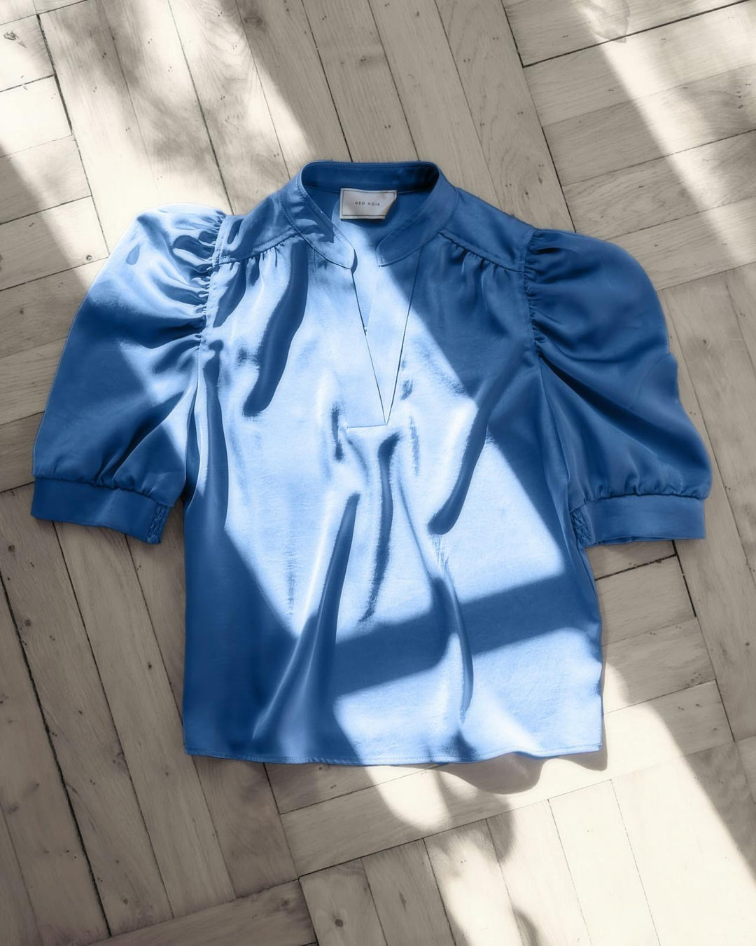 NEO NOIR Roella Heavy Sateen Blouse Smoke Blue