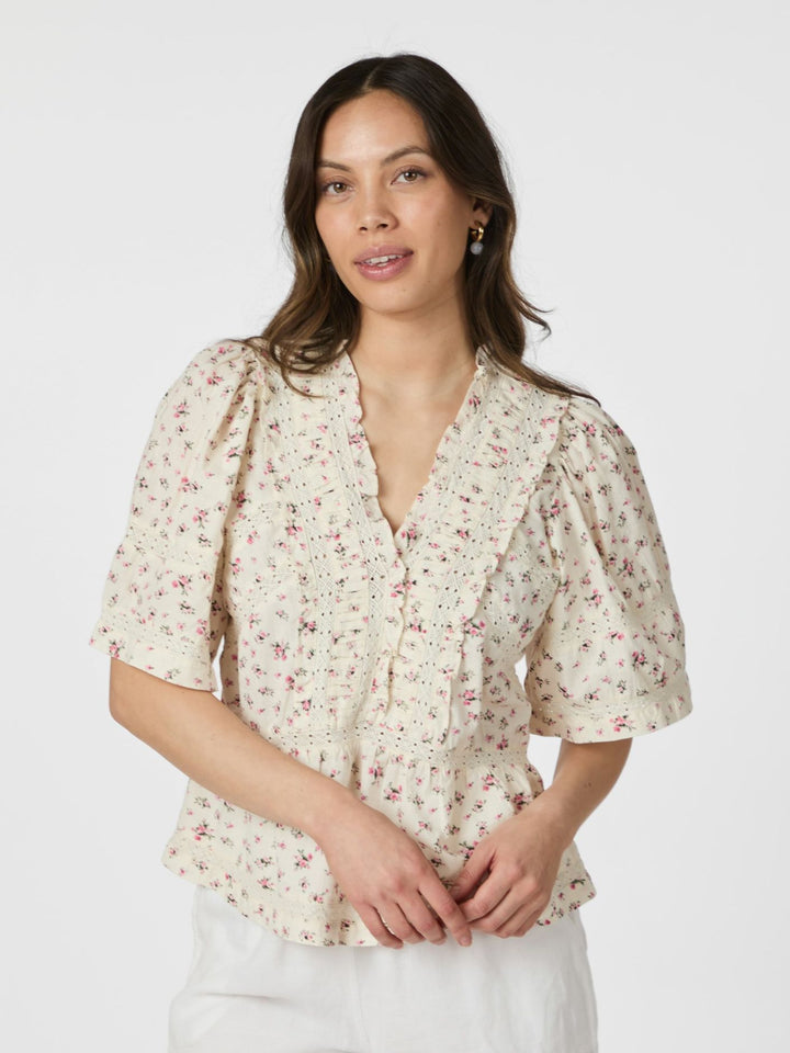 NEO NOIR Evienne Floral Blush Top