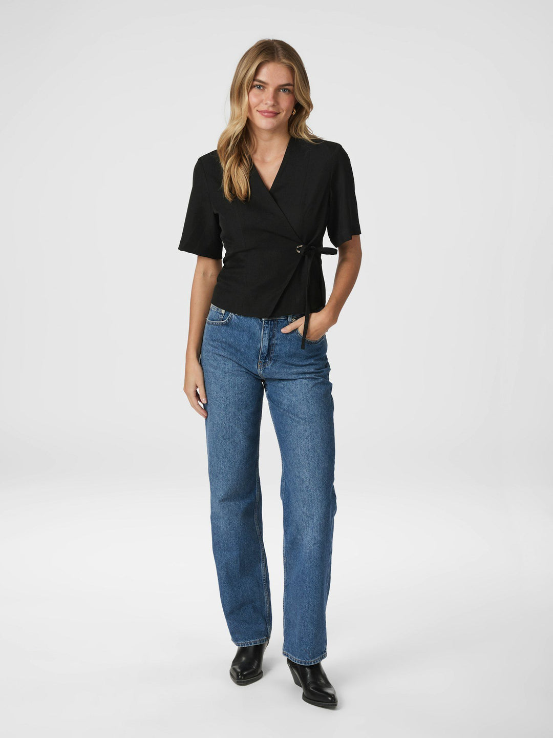NEO NOIR Simmo Eyelet Blouse Black