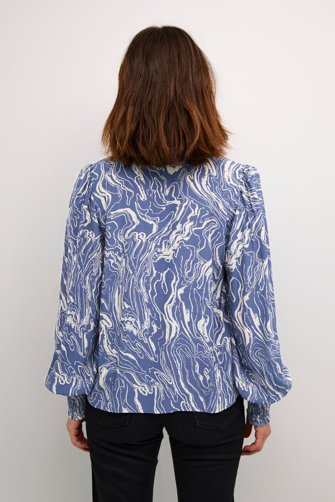 KAFFE KAarona Blouse Blue Indigo/White Marbel