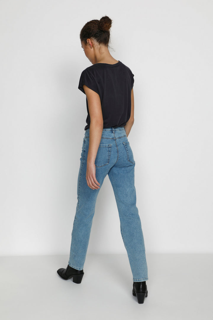 KAFFE KAvicky Straight Jeans Light Blue Washed Denim