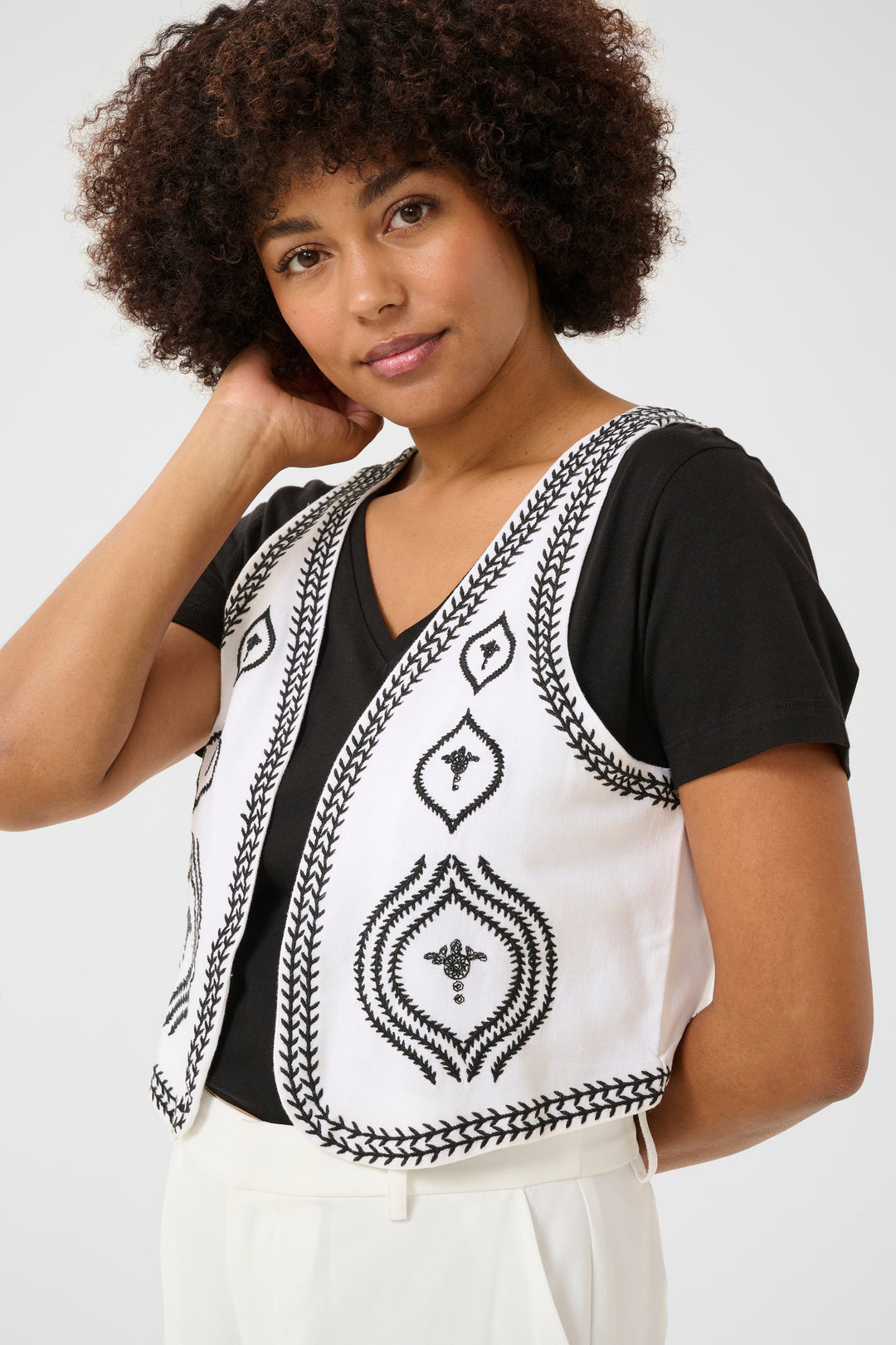 CREAM CRManju Boho Vest Snow White With Black Embroidery