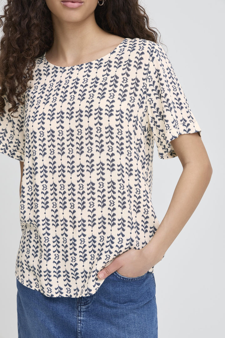 ICHI IHvera SS25 Birch Ikat Stripe
