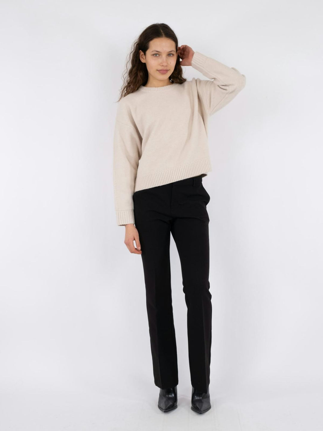 NEO NOIR Detri Solid Knit Blouse Ivory