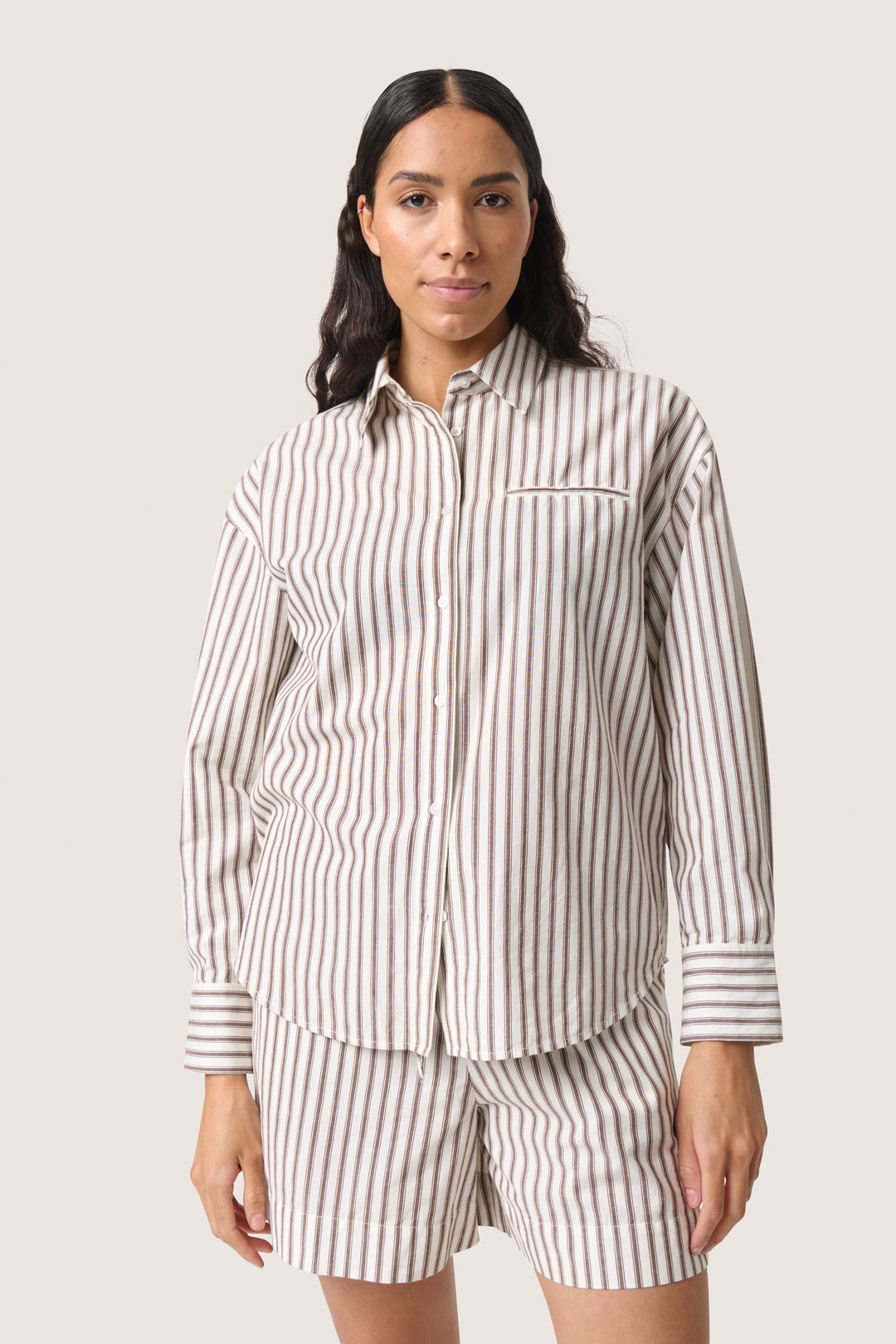 SOAKED IN LUXURY SLMunevo Regular Shirt Brown And White Stripe