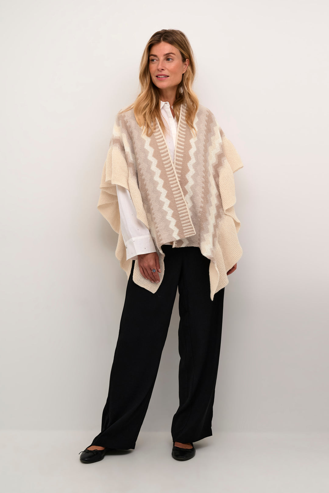 CREAM CRCandle Knit Cape Geometric Portabella Jaquard