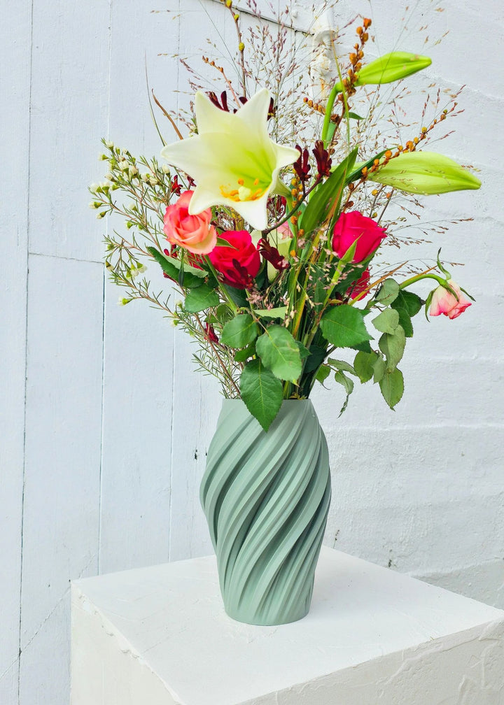 DAZZLE & DAWN Wave Vase Waterproof Eucalyptus