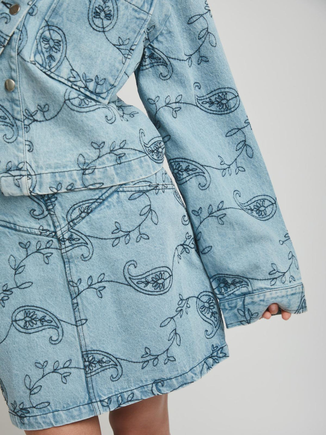 NEO NOIR Gabani Embrodery Skirt Blue