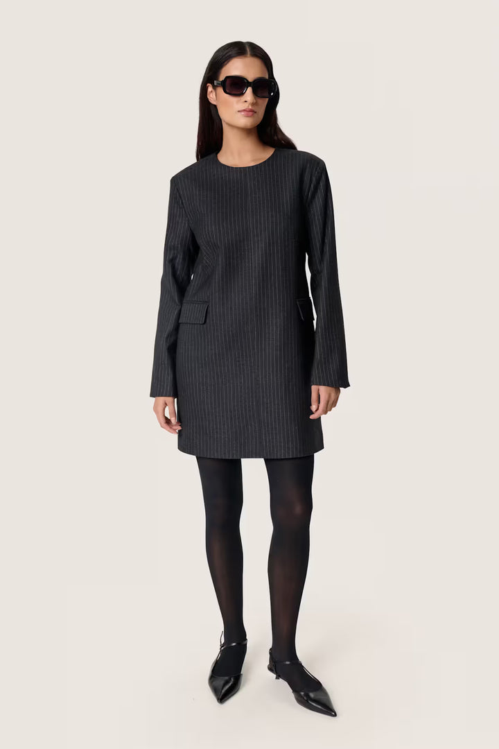 SOAKED IN LUXURY SLMalodi Dress Grey Melange Pinstripe