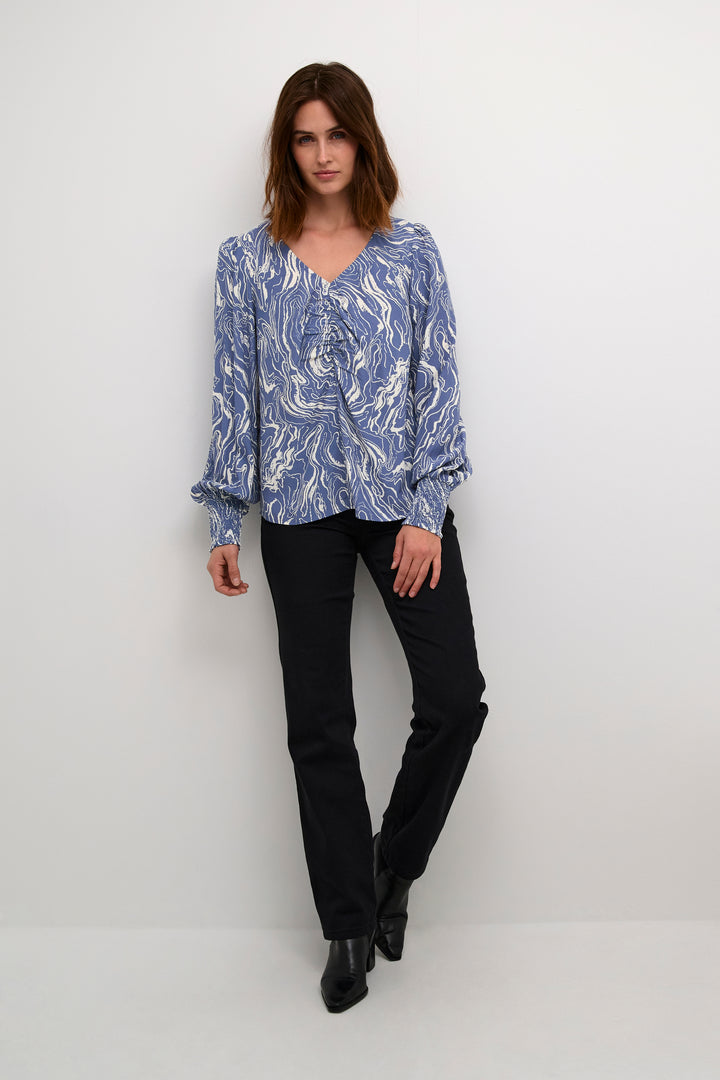 KAFFE KAarona Blouse Blue Indigo/White Marbel