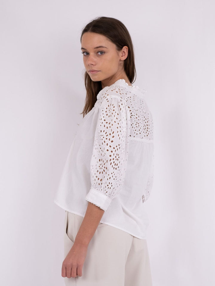 NEO NOIR Kita Embroidery Blouse White